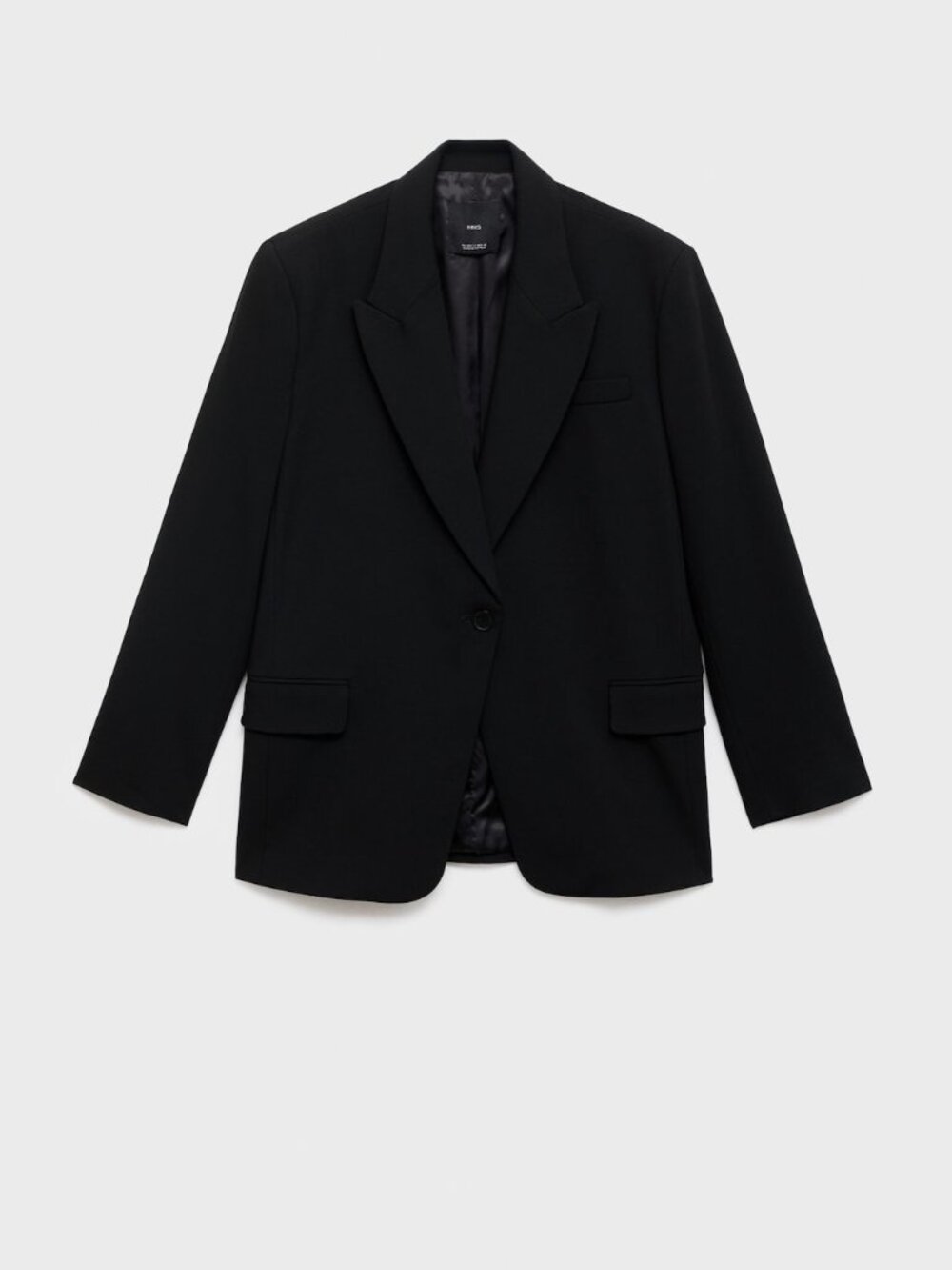 Suit blazer with flap pockets